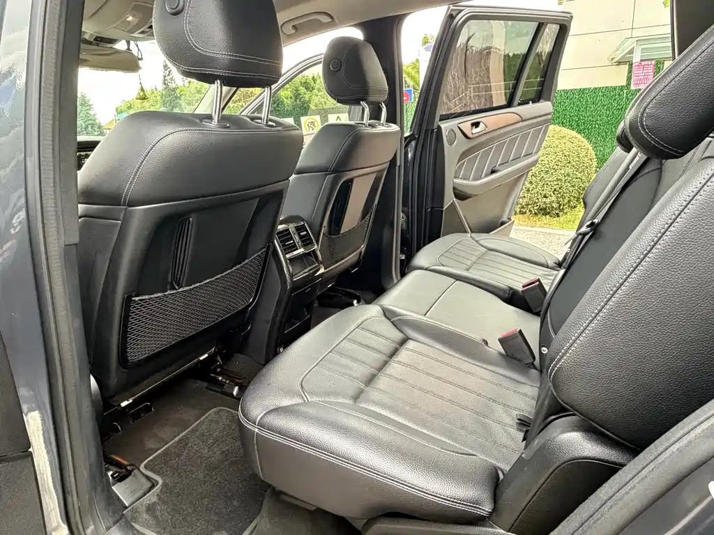 Mercedes-Benz GL-Class — миниатюра 10