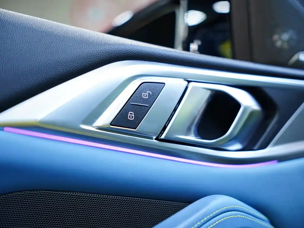 BMW M4 — миниатюра 16