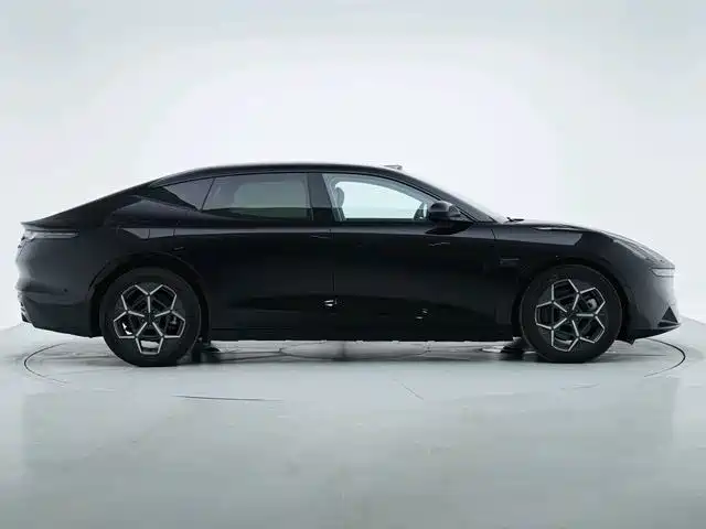 Lynk & Co 10 — миниатюра 4