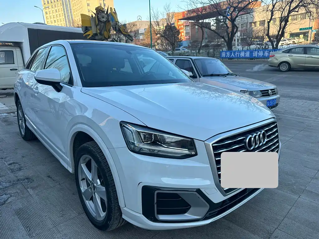AUDI Q2L