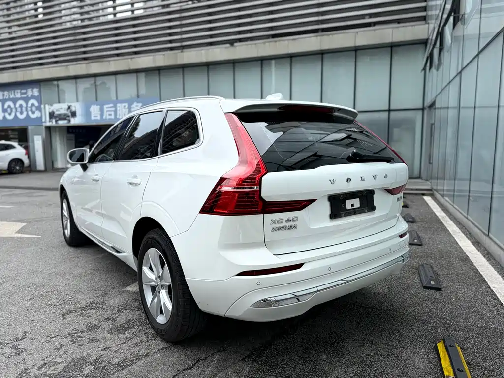 Volvo XC60 2022 B5 Luxury