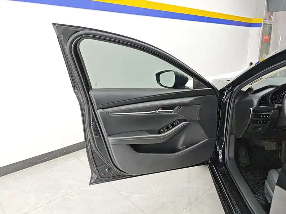 Mazda 3 Axela — миниатюра 7