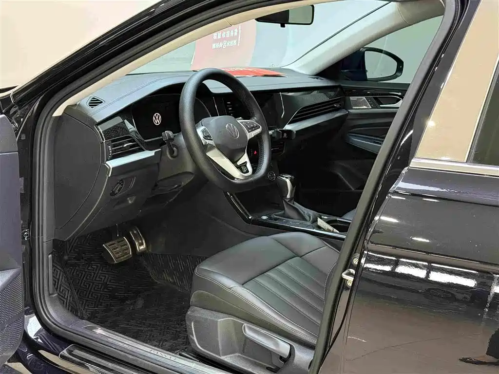 Volkswagen Passat 2022 280TSI