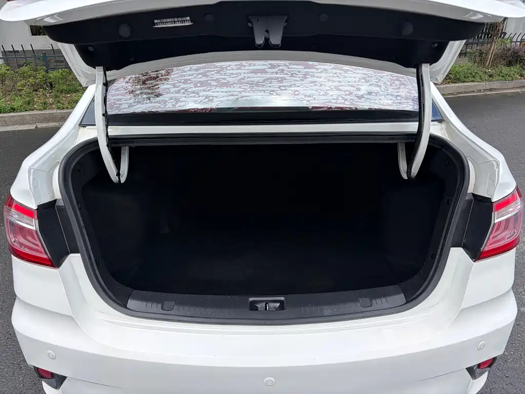 Changan Eado DT — миниатюра 15