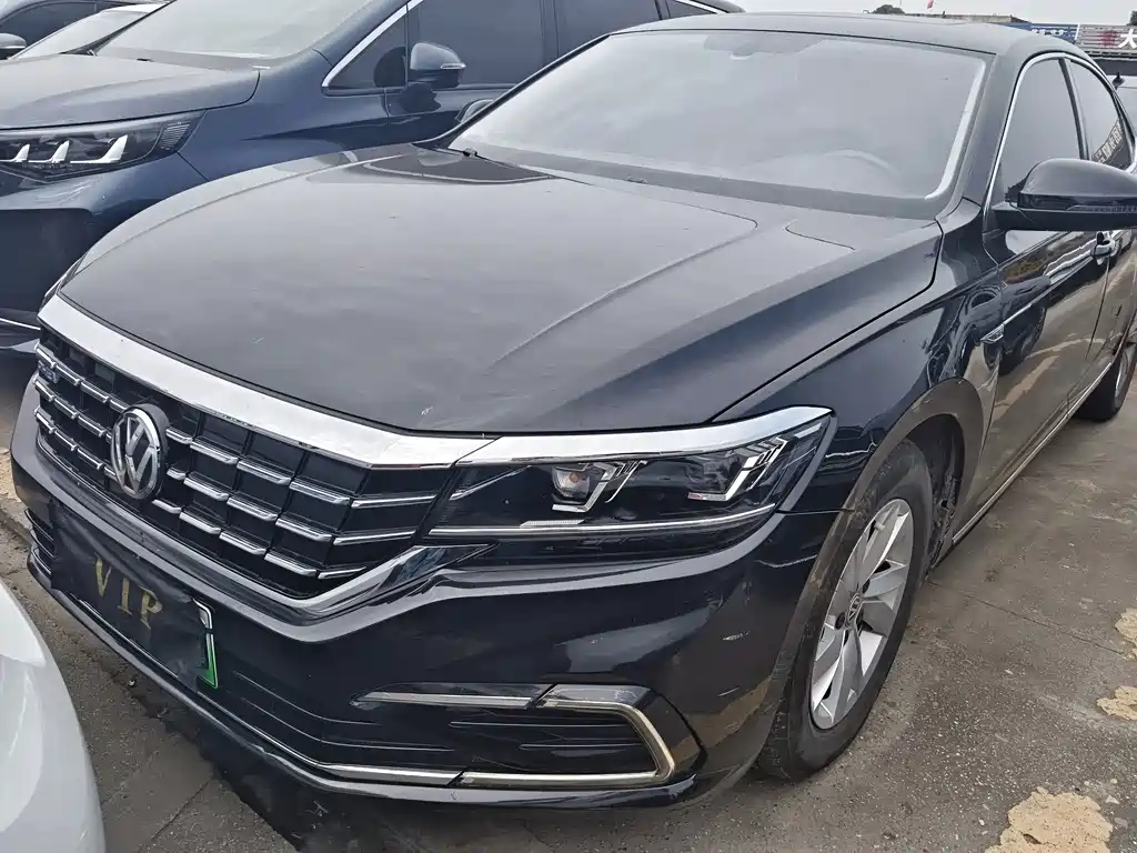 Volkswagen Passat PHEV — миниатюра 2