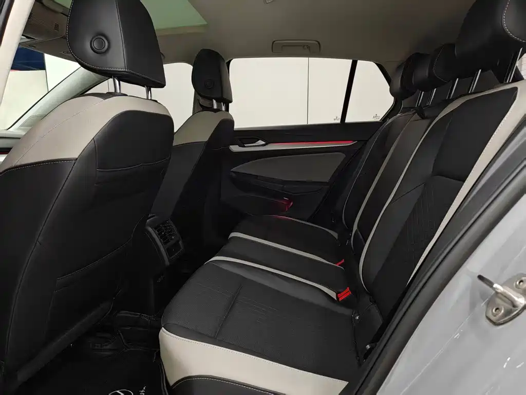 Volkswagen Golf — миниатюра 10