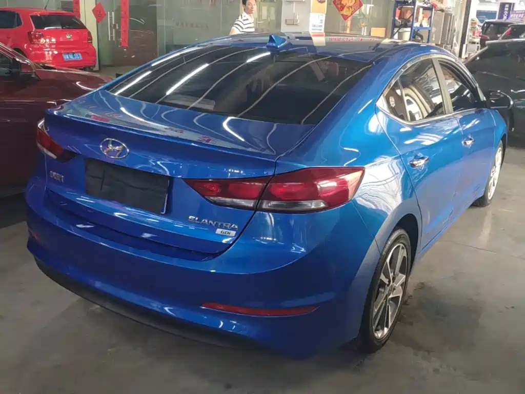 Hyundai Elantra — миниатюра 7