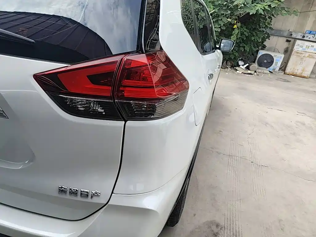 Nissan X-Trail — миниатюра 8