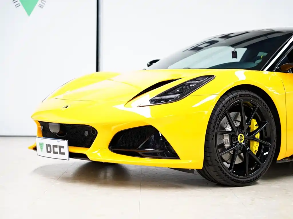 Lotus Emira — миниатюра 16