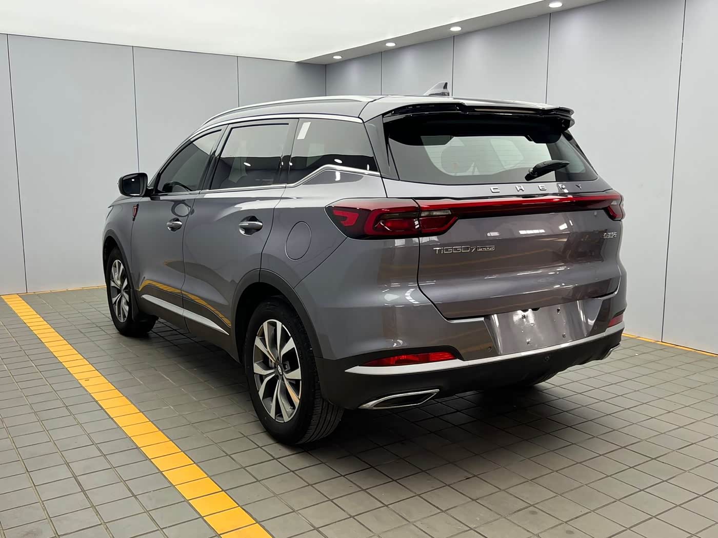 CHERY Tiggo 7 PLUS 1.5 л 2022 г. Серебристо-серый, пробег 48000 км