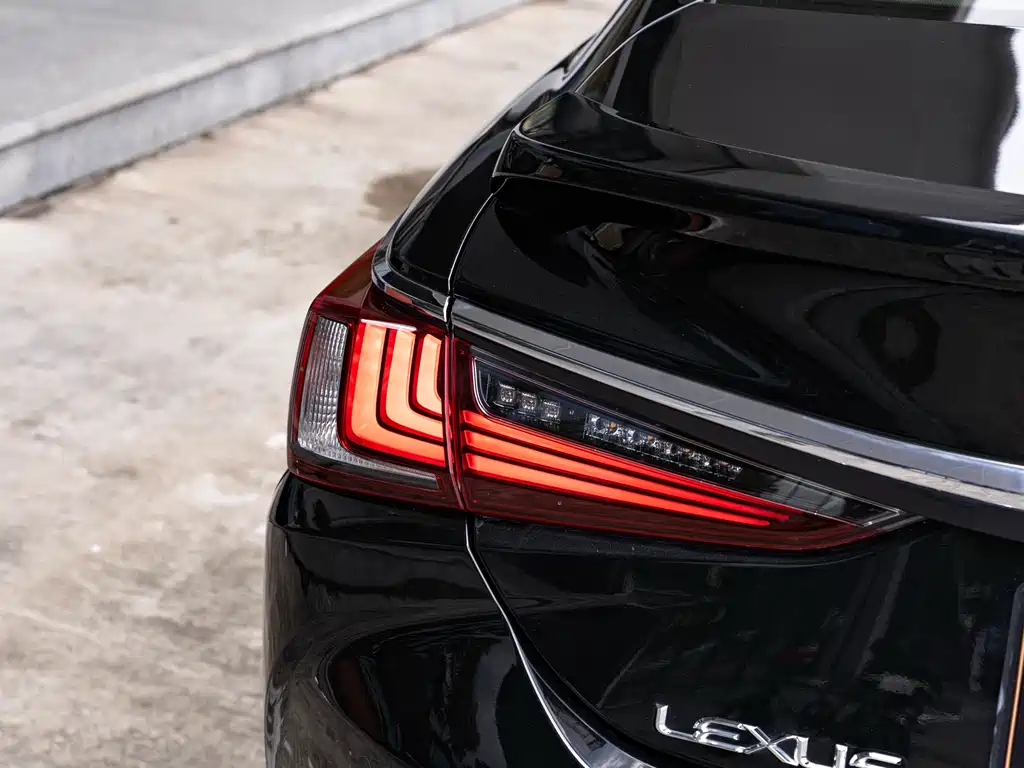 Lexus ES 2018 300h Executive V
