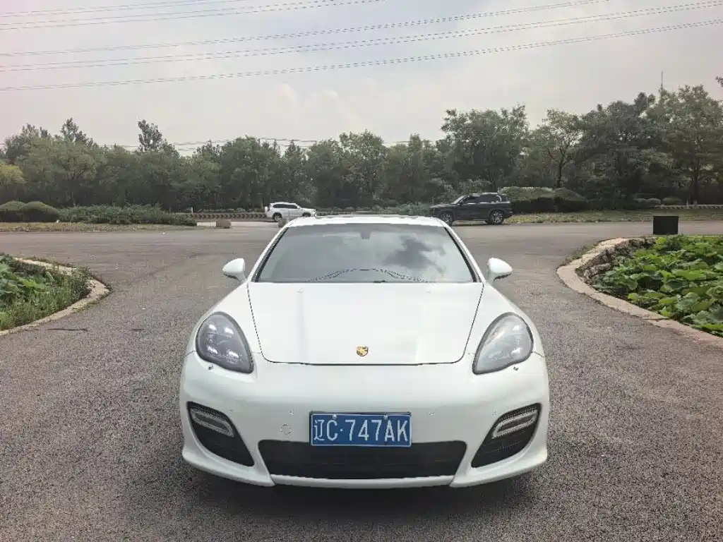 Porsche Panamera — миниатюра 2