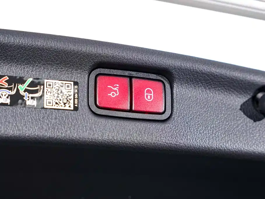 Mercedes-Benz C-Class — миниатюра 30