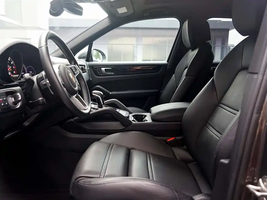 Porsche Cayenne — миниатюра 12