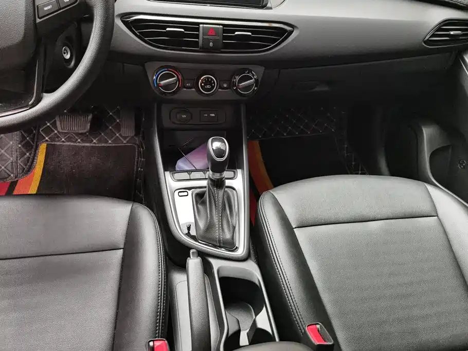 Hyundai Elantra — миниатюра 16