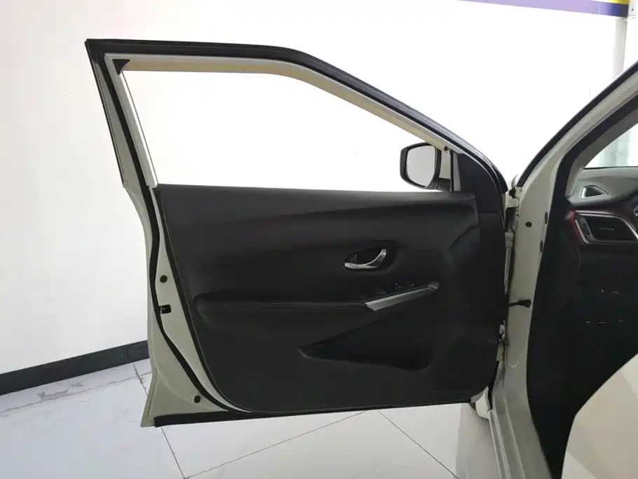 Nissan Bluebird 1.6L CVT Smart Cool Edition, фото 7