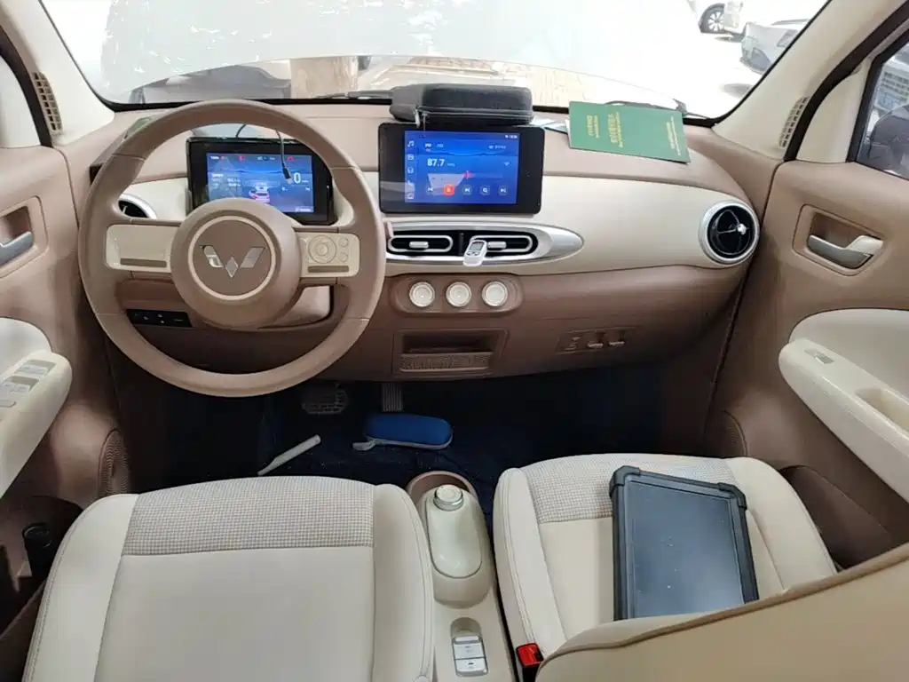 Wuling Mini EV MINIEV 2025 Premium +