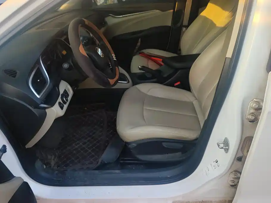 Buick Excelle — миниатюра 9