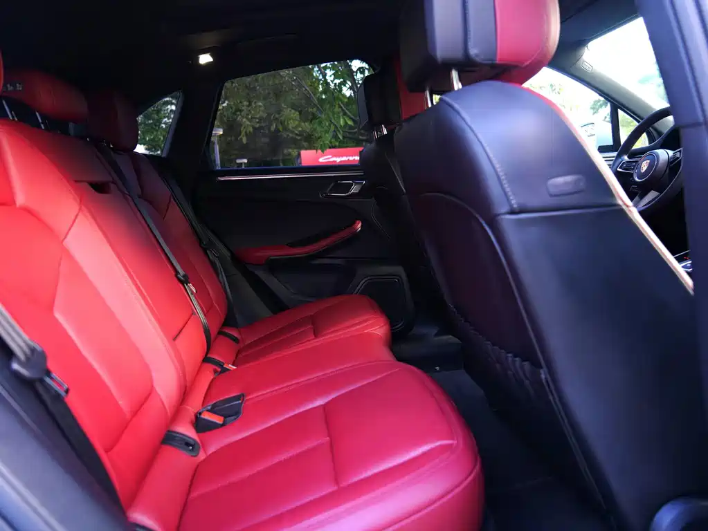 Porsche Macan — миниатюра 9