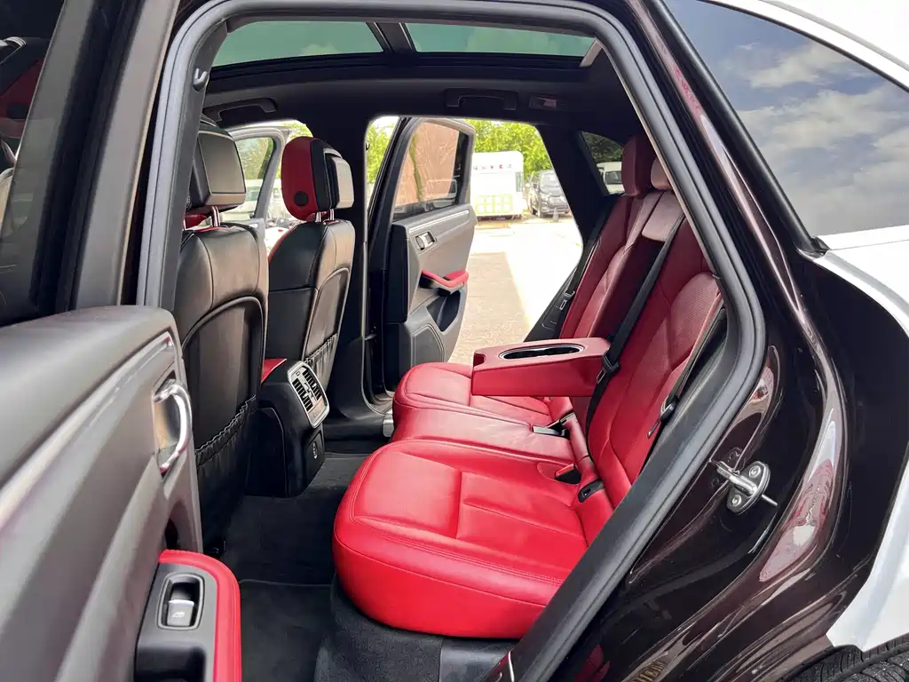 Porsche Macan — миниатюра 18