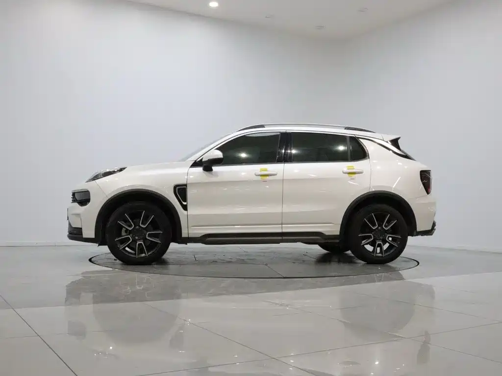 Lynk & Co 01 — миниатюра 8