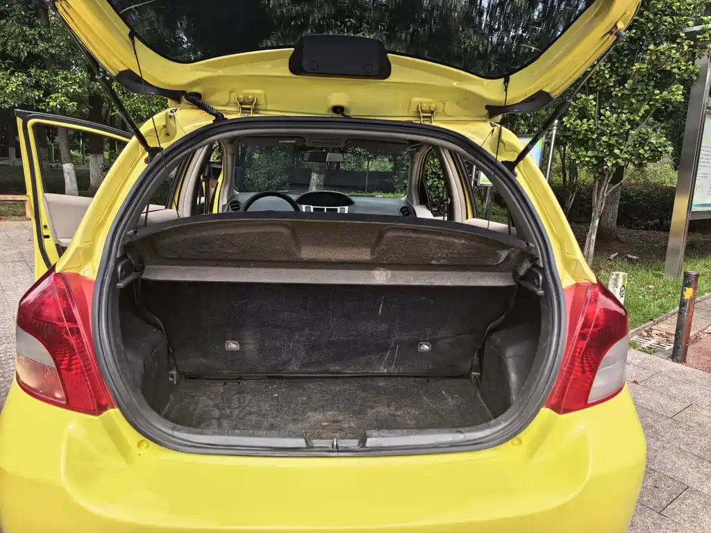 Toyota Yaris — миниатюра 15