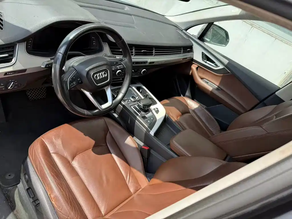 Audi Q7 — миниатюра 6