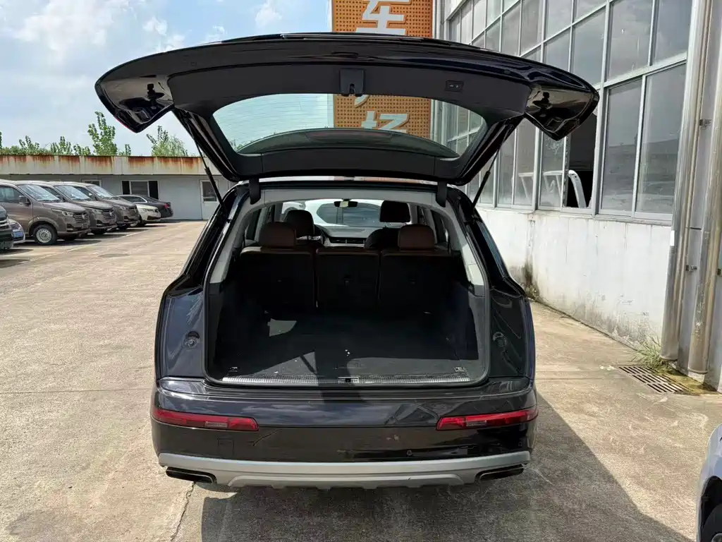 Audi Q7 — миниатюра 11