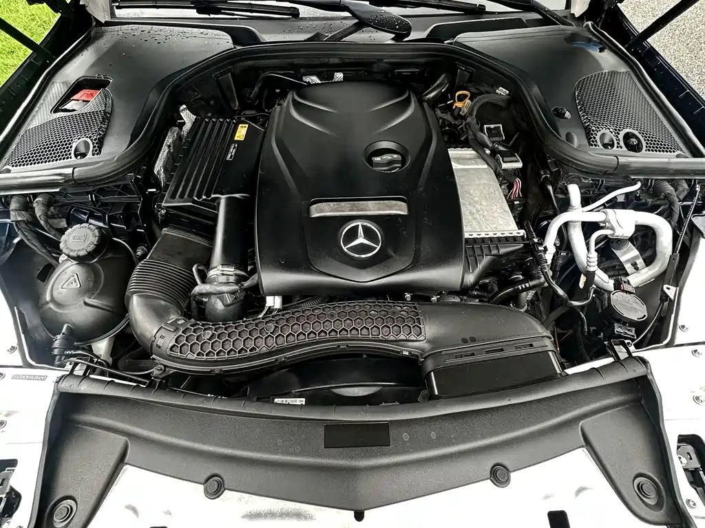 Mercedes-Benz E-Class — миниатюра 16