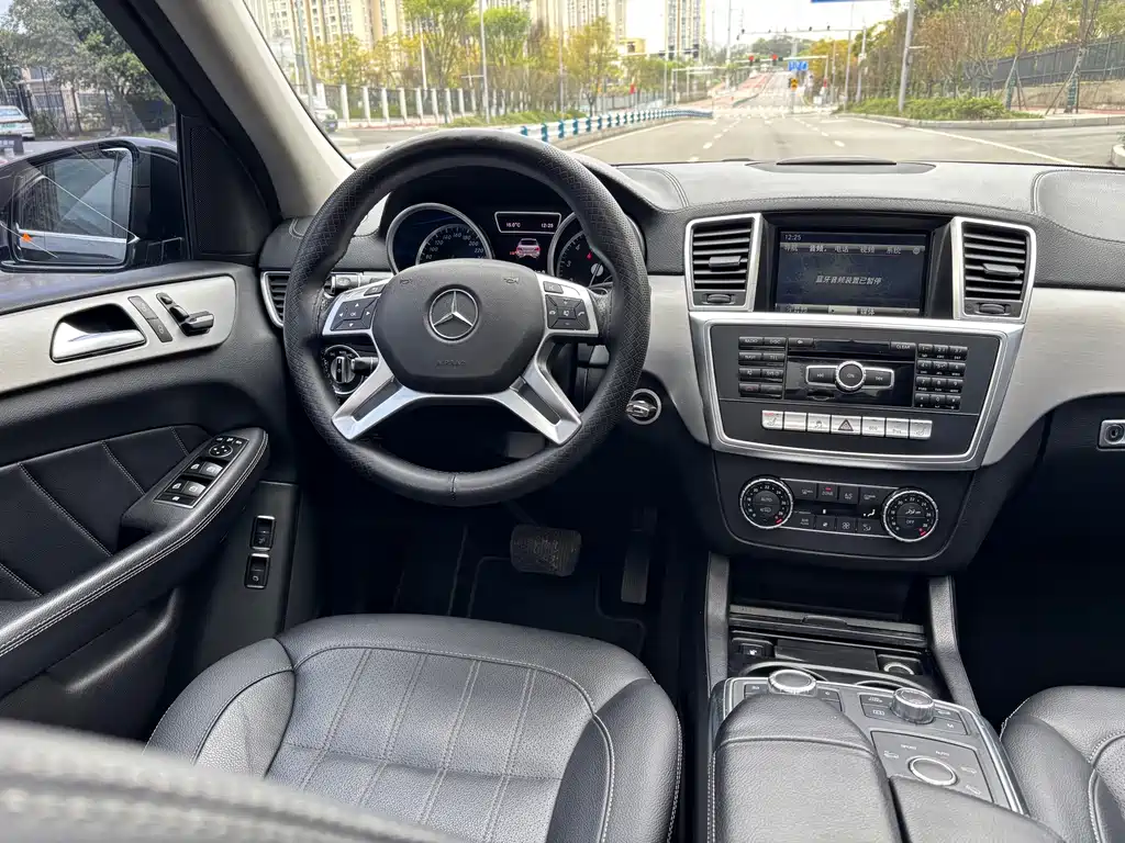 Mercedes-Benz GL-Class — миниатюра 10