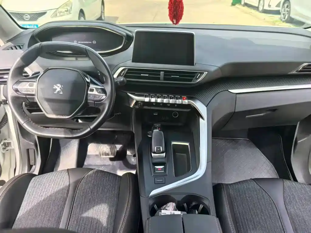 Peugeot 5008 — миниатюра 5