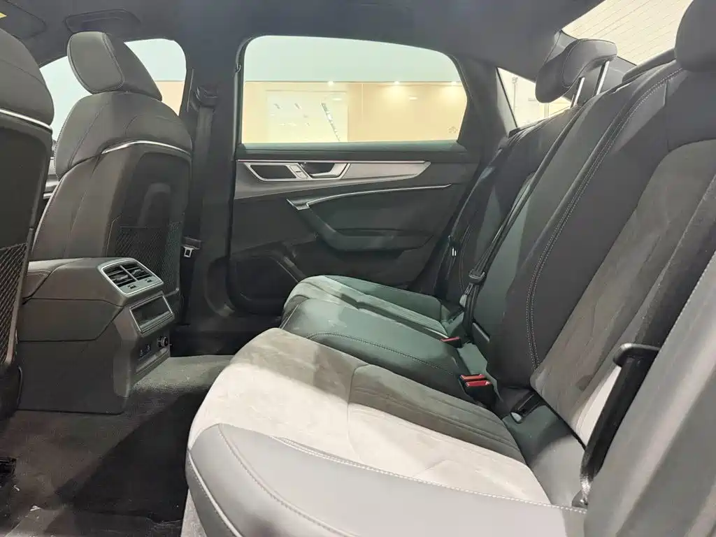 Audi A6L — миниатюра 7
