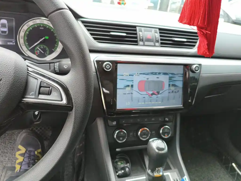 Skoda Superb — миниатюра 14
