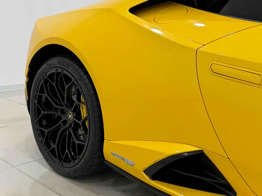 LAMBORGHINI HURACÁN