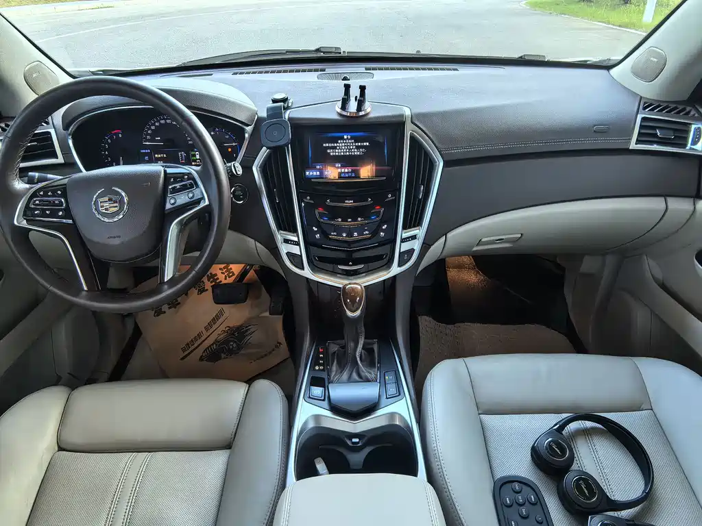 Cadillac SRX — миниатюра 15