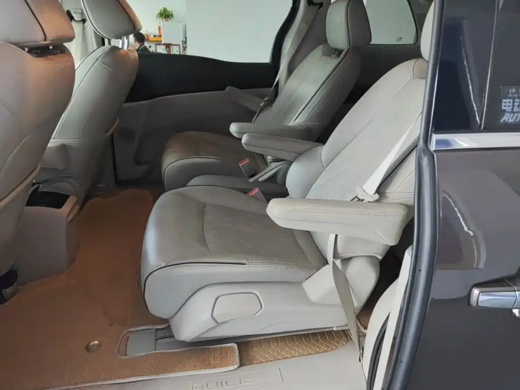 Buick GL8 — миниатюра 17