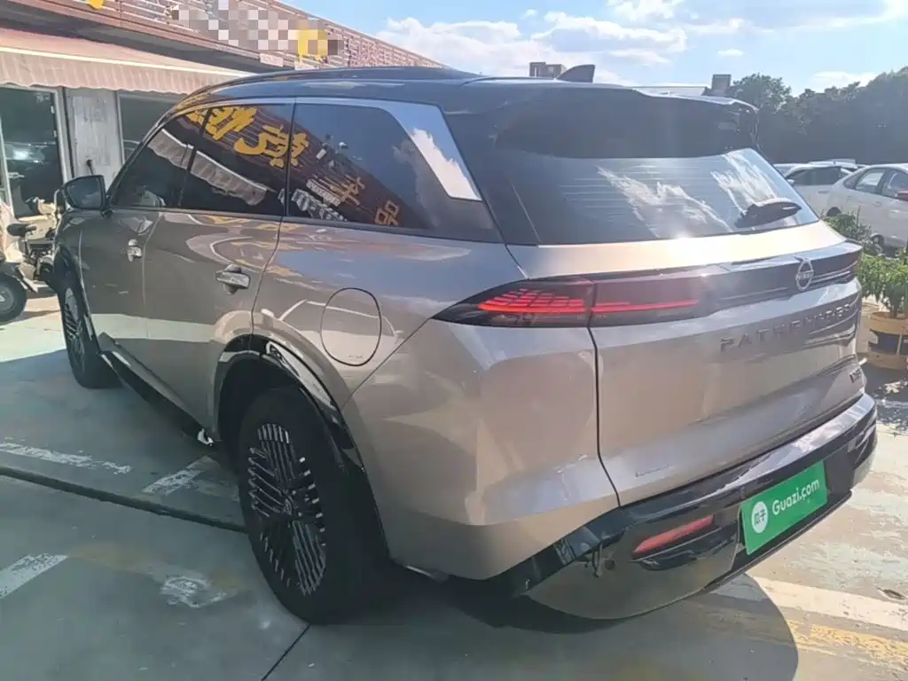 Nissan Teramont — миниатюра 5
