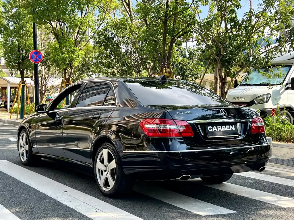 Mercedes-Benz E-Class — миниатюра 7
