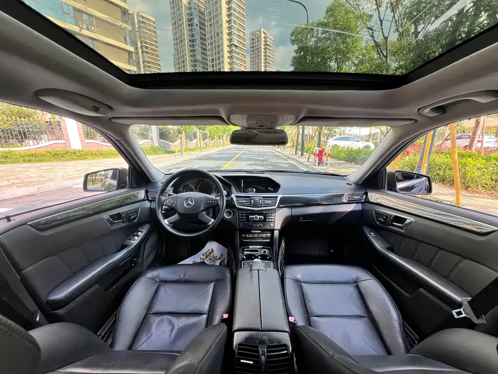 Mercedes-Benz E-Class — миниатюра 10