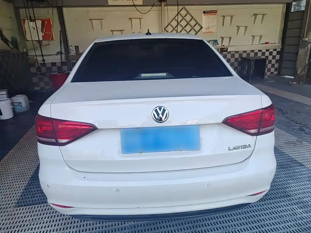 Volkswagen Lavida — миниатюра 6