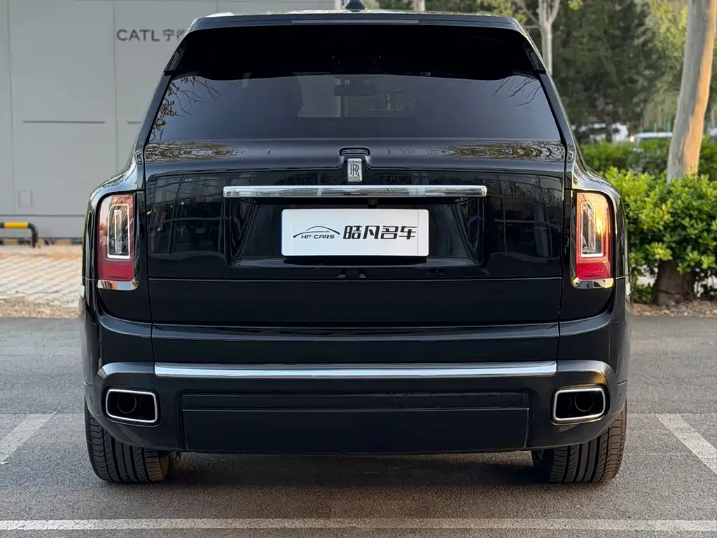 Rolls-Royce Cullinan 2018 мест