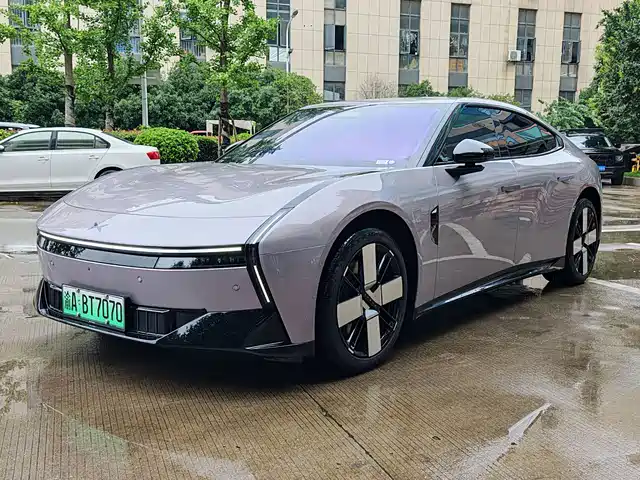 2025 Xpeng P7