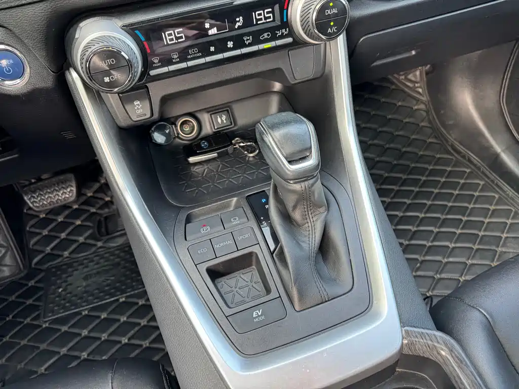 TOYOTA RAV4 RONGFANG