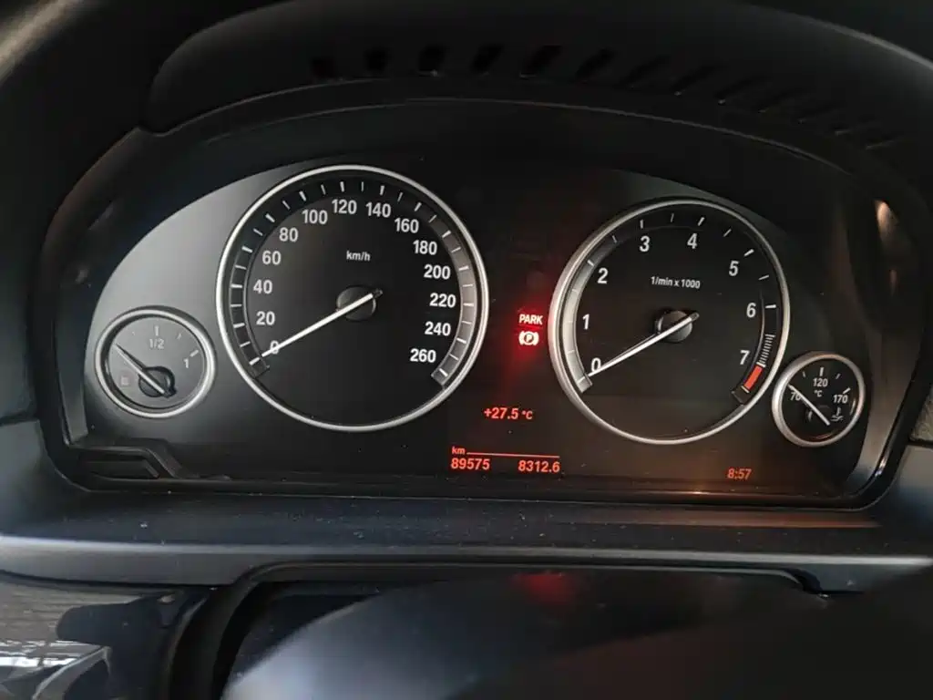 BMW 5 Series — миниатюра 12