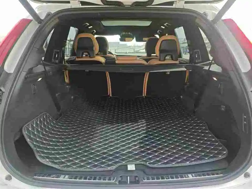 Volvo XC90 PHEV — миниатюра 9