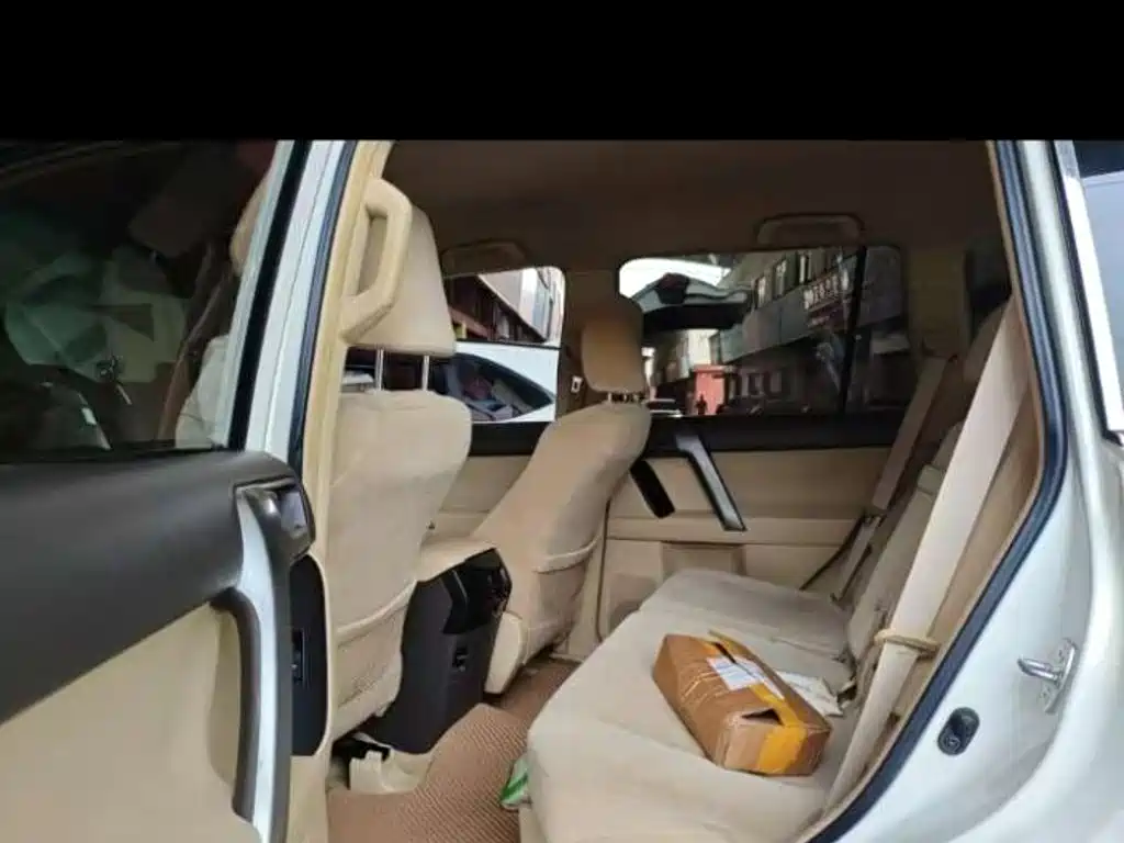 Toyota Prado (Import) — миниатюра 8