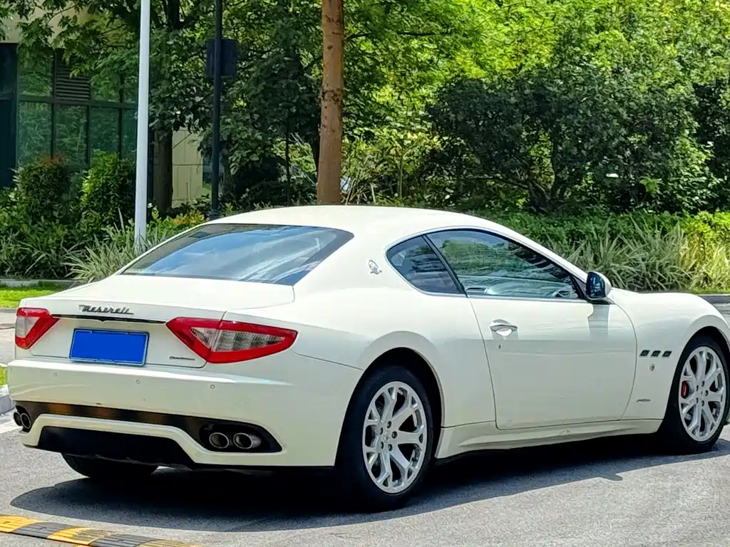 Maserati GranTurismo — миниатюра 6