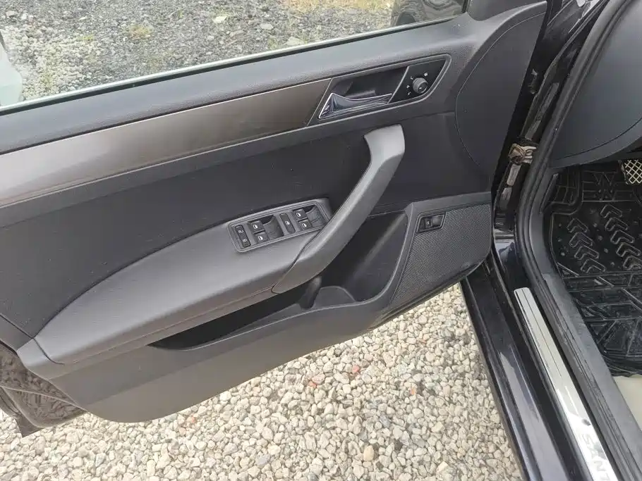 Volkswagen Santana — миниатюра 7