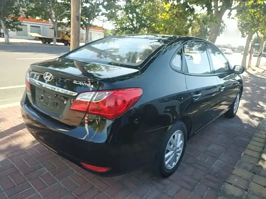 Hyundai Elantra — миниатюра 7