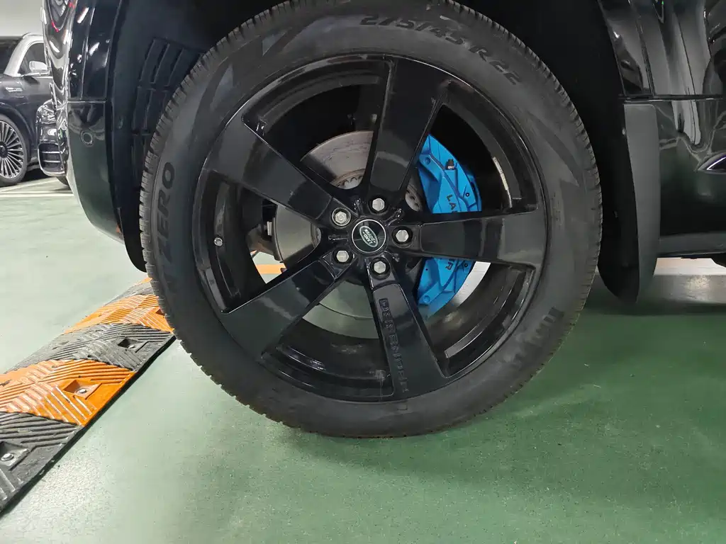 Land Rover Defender — миниатюра 8